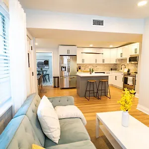 Chic & Stylish Location Holiday home