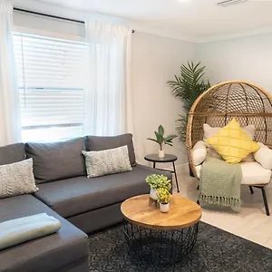 Tranquil & Fully Renoveted Near Busch Gardens Holiday home