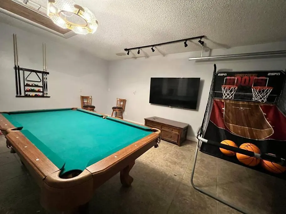 Tampa Getaway Pool House Villa
